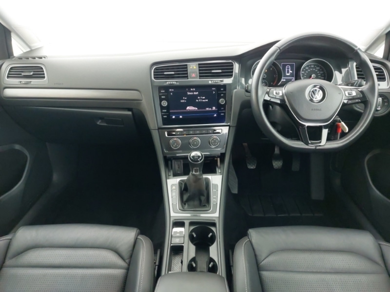 Used Volkswagen Golf 2019 for sale - 77846905: Photo 2