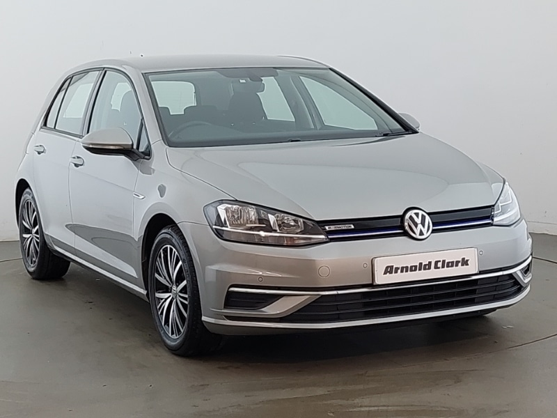 Used Volkswagen Golf 2018 for sale - 76763702: Photo 1