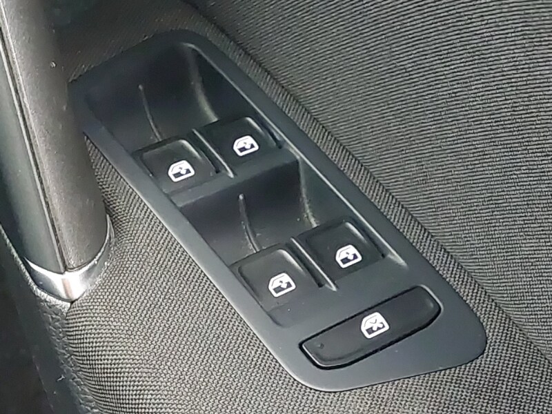 Used Volkswagen Golf 2018 for sale - 76763702: Photo 19