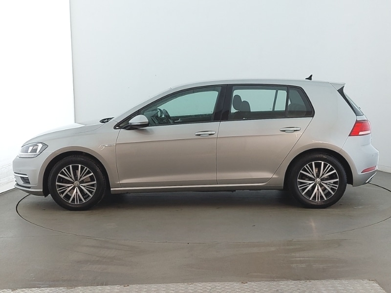 Used Volkswagen Golf 2018 for sale - 76763702: Photo 4