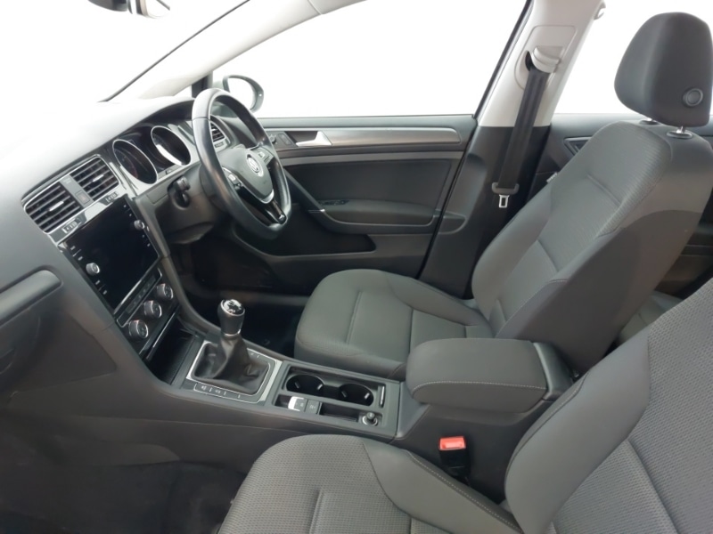 Used Volkswagen Golf 2018 for sale - 76763702: Photo 5