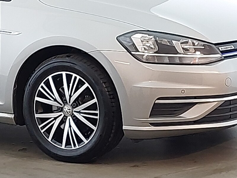 Used Volkswagen Golf 2018 for sale - 76763702: Photo 9