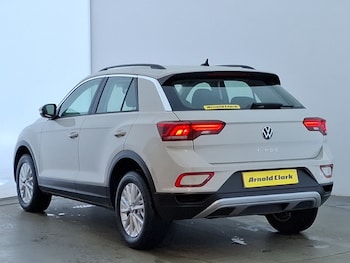 Used Volkswagen T-Roc 2022 for sale - 76144629: Photo