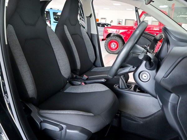 Used Toyota AYGO 2023 for sale - 74609448: Photo 16