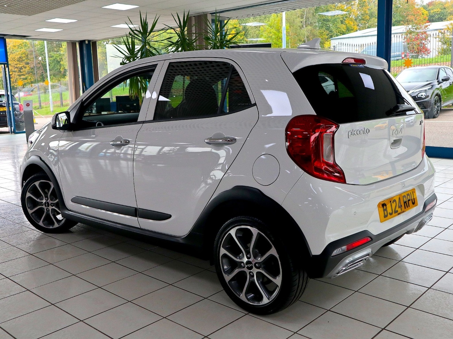 Used Kia Picanto 2024 for sale - 76165363: Photo 2