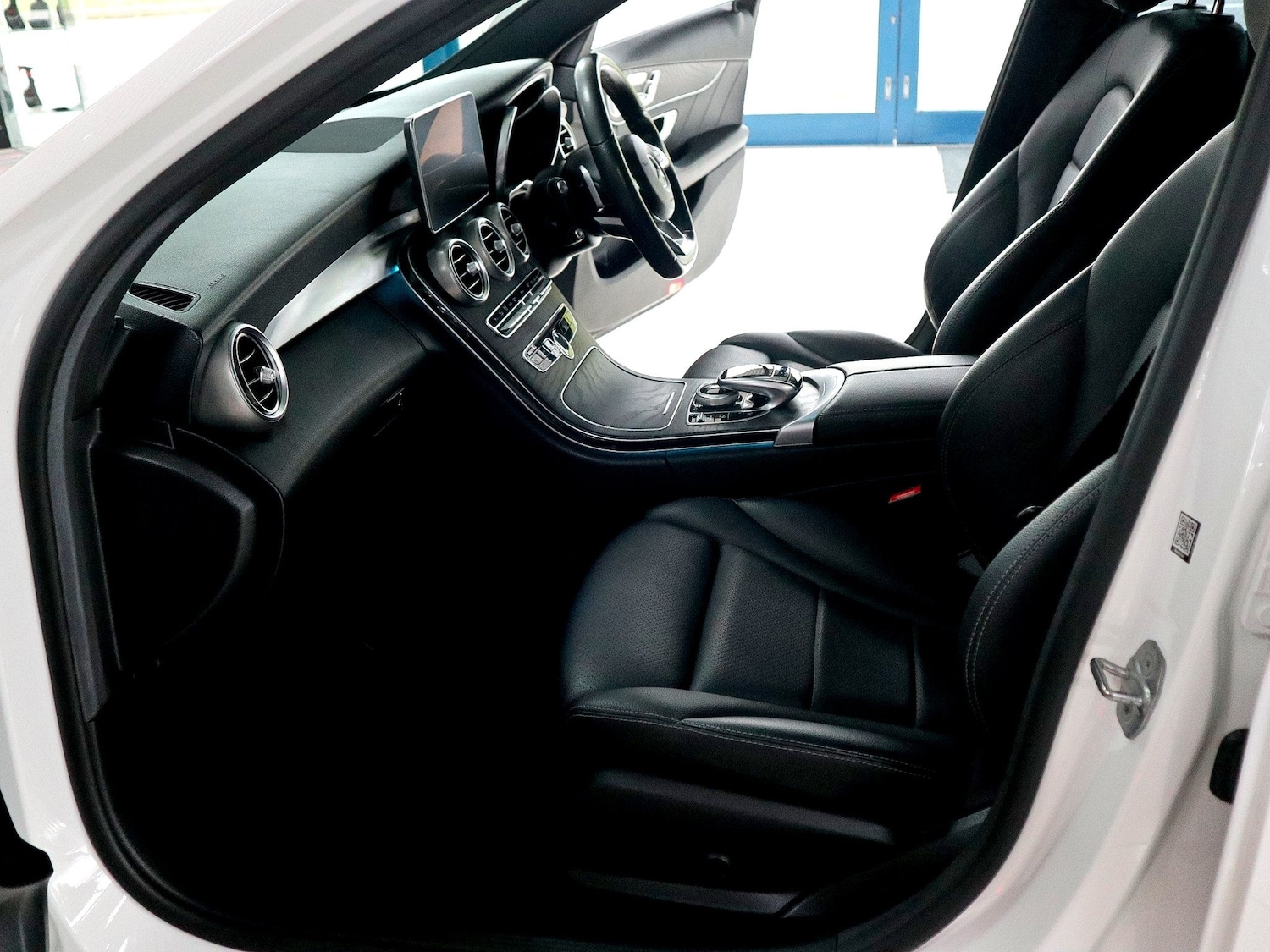 Used Mercedes-Benz C Class 2017 for sale - 76864216: Photo 4