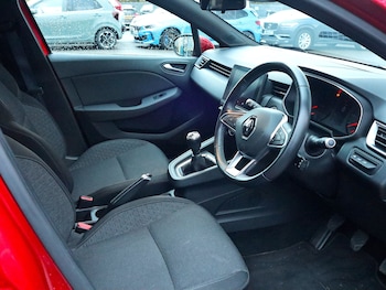 Used Renault Clio 2020 for sale - 76431082: Photo