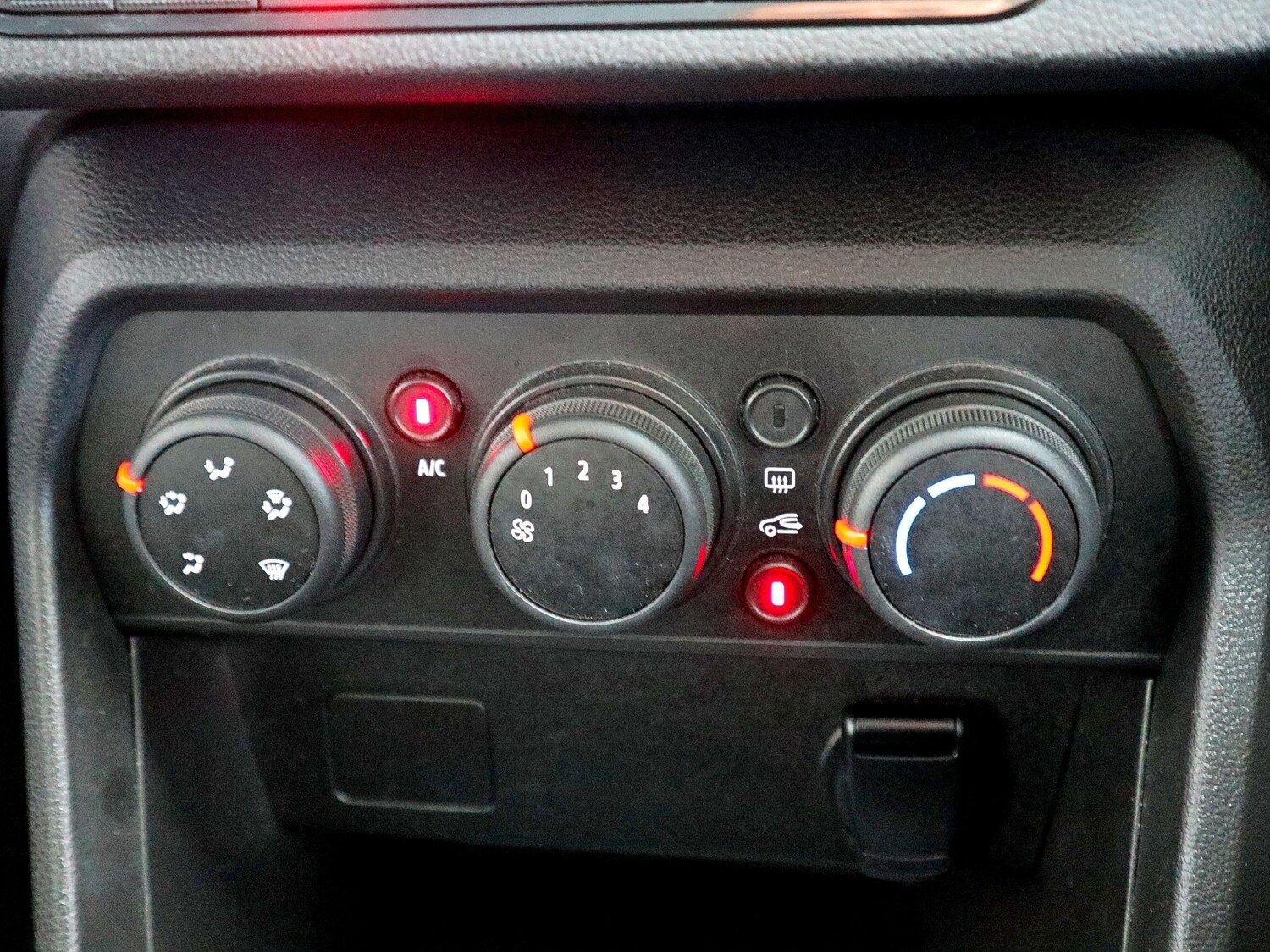 Used Dacia Sandero 2021 for sale - 75976191: Photo 27