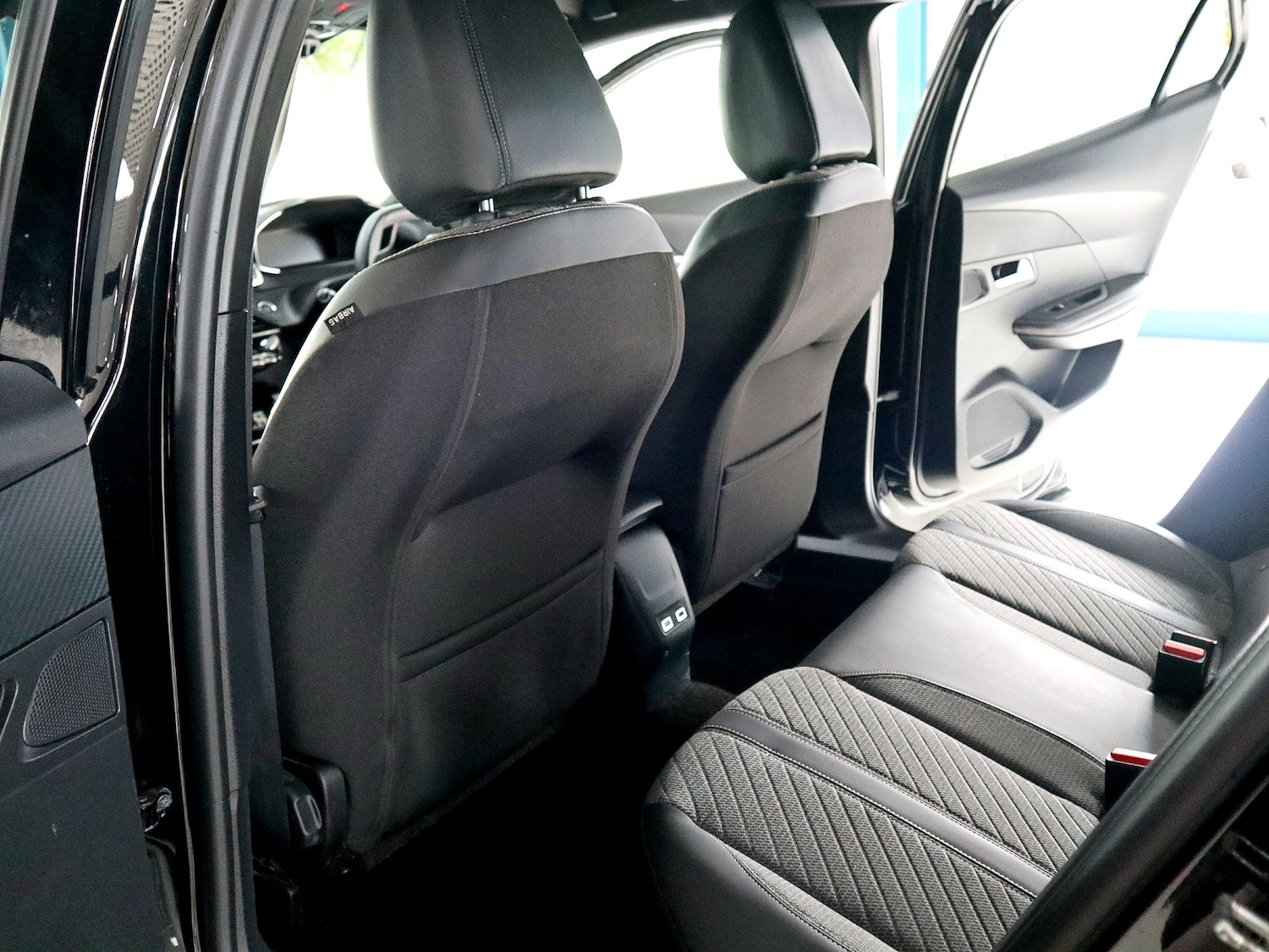 Used Peugeot 2008 2023 for sale - 75599209: Photo 20