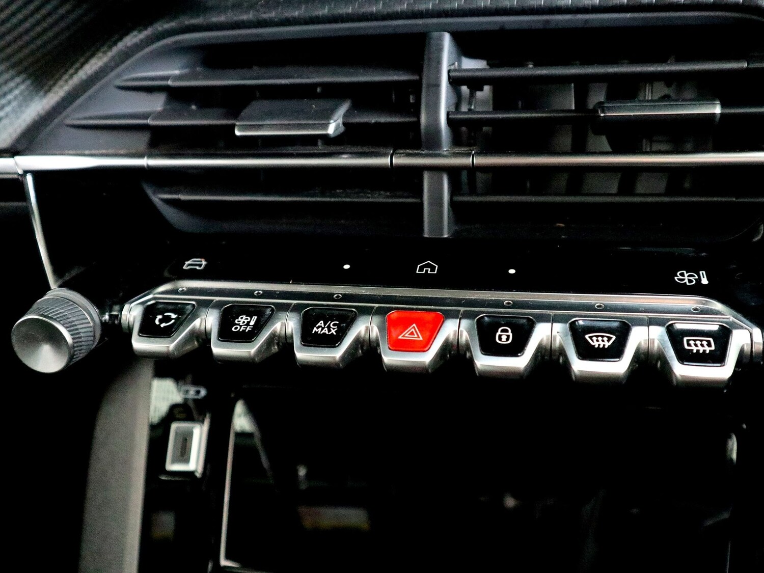 Used Peugeot 2008 2023 for sale - 75599209: Photo 33
