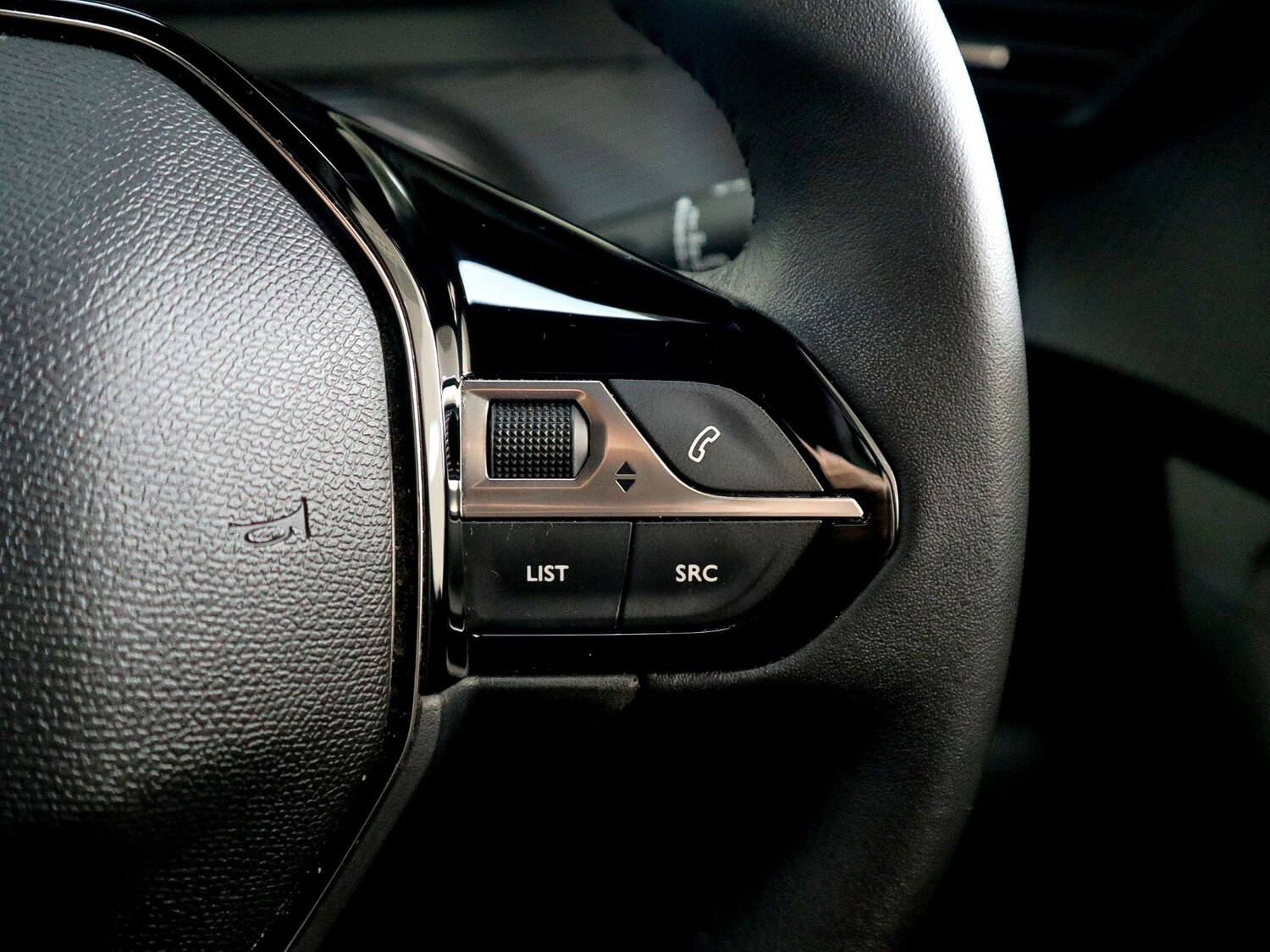 Used Peugeot 2008 2023 for sale - 75599209: Photo 37