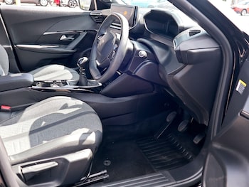 Used Peugeot 2008 2023 for sale - 75599209: Photo