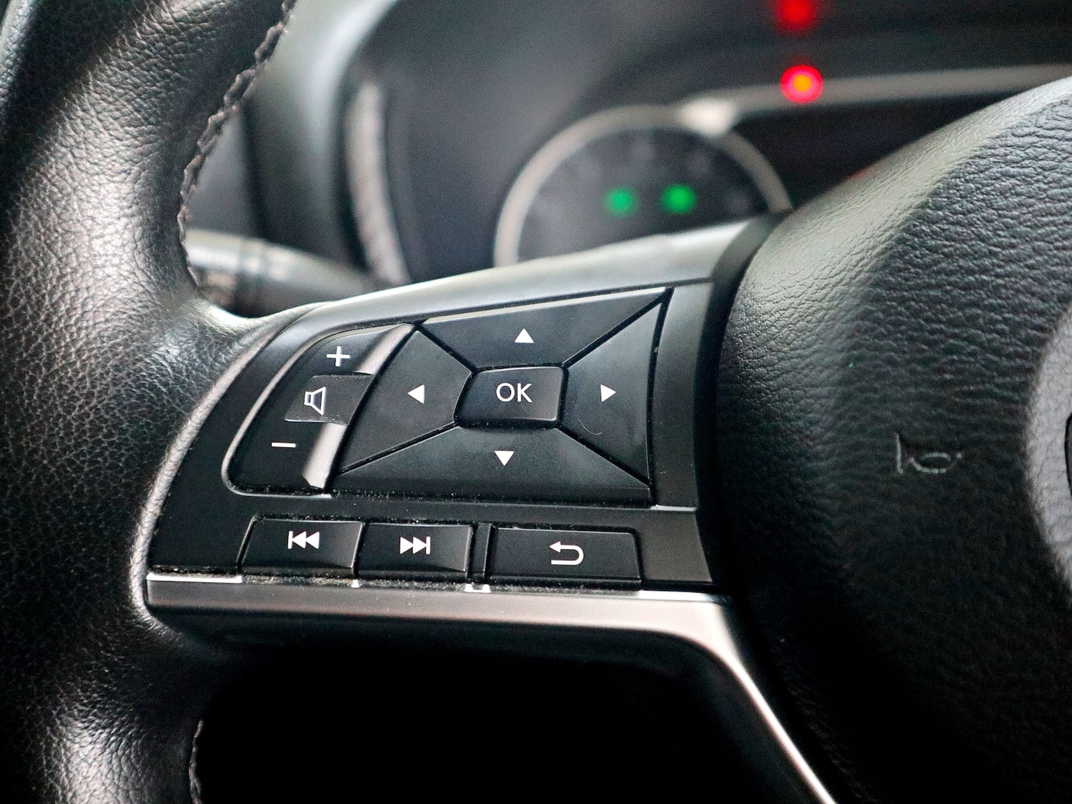 Used Nissan Juke 2023 for sale - 76011934: Photo 35