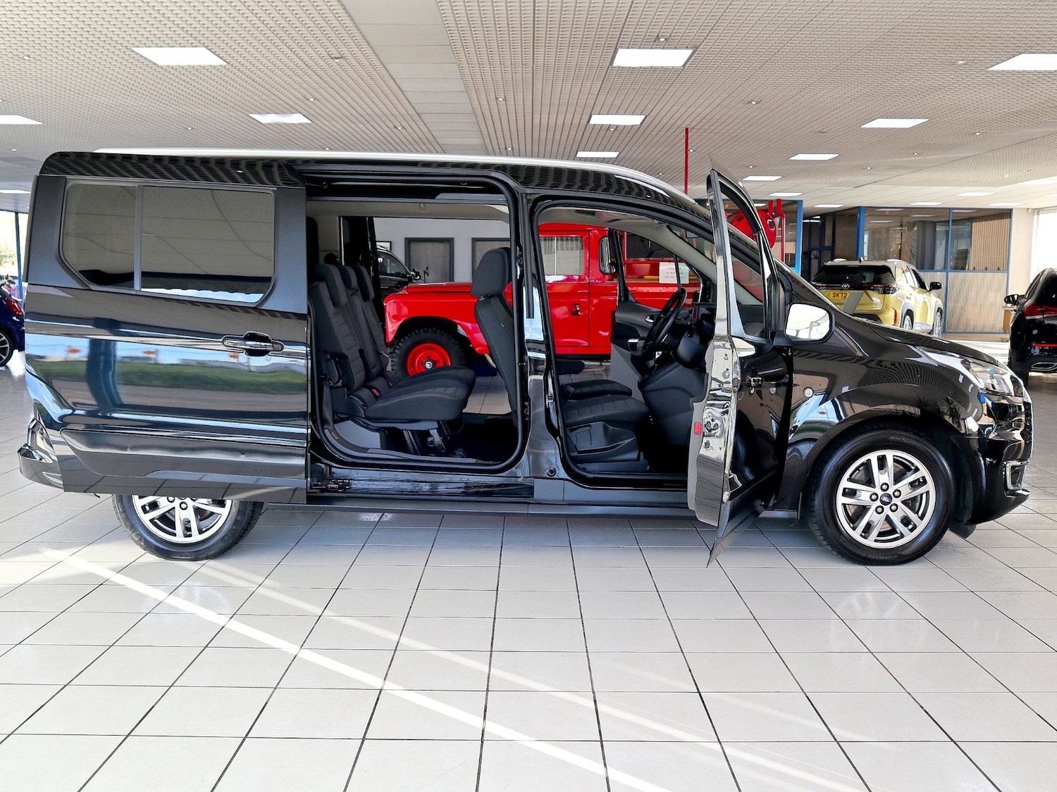 Used Ford Grand Tourneo Connect 2020 for sale - 76369495: Photo 11