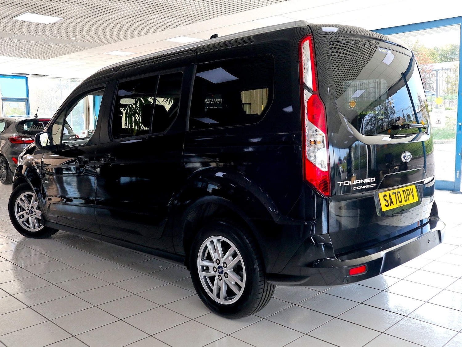 Used Ford Grand Tourneo Connect 2020 for sale - 76369495: Photo 2
