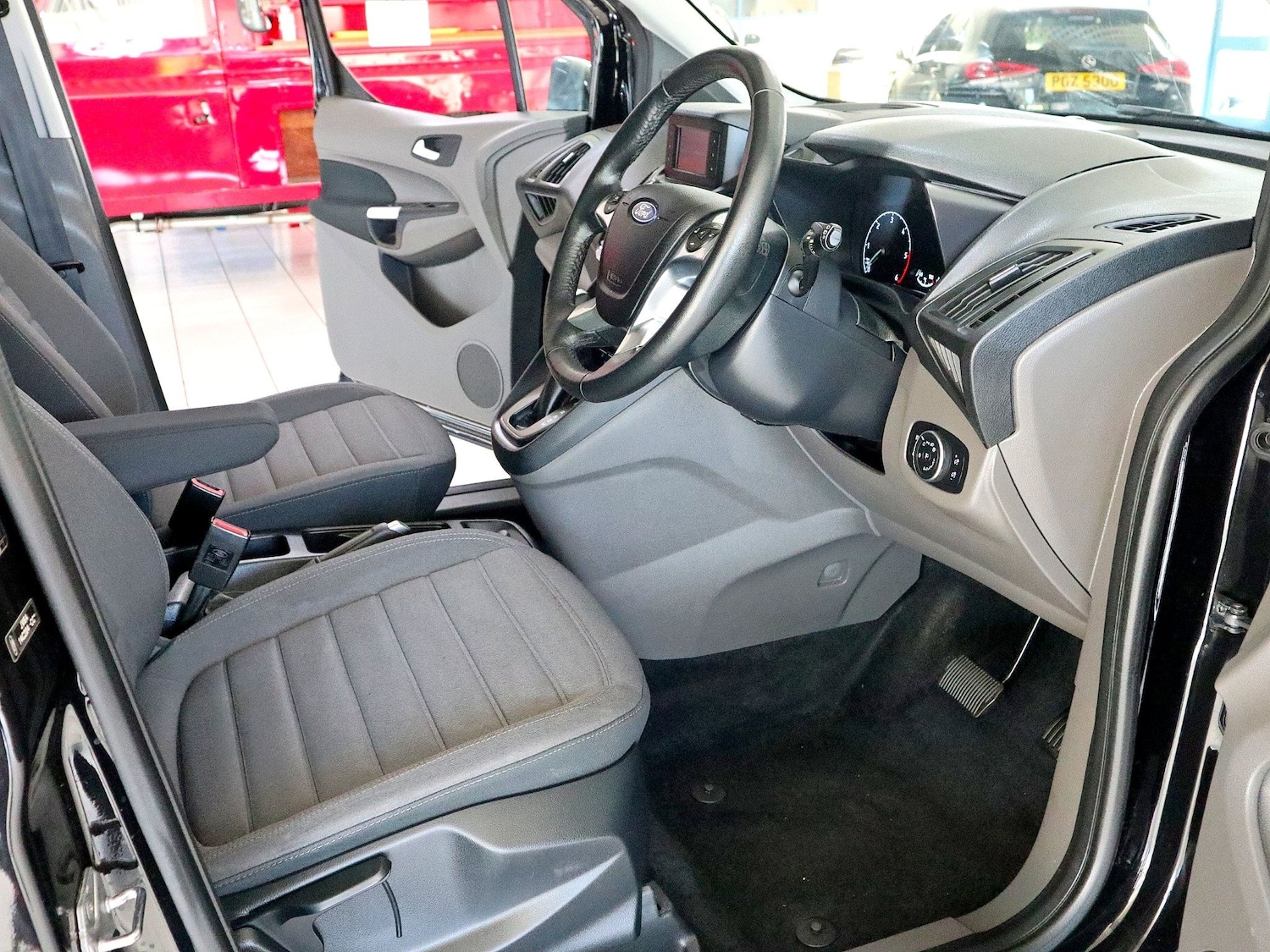 Used Ford Grand Tourneo Connect 2020 for sale - 76369495: Photo 3