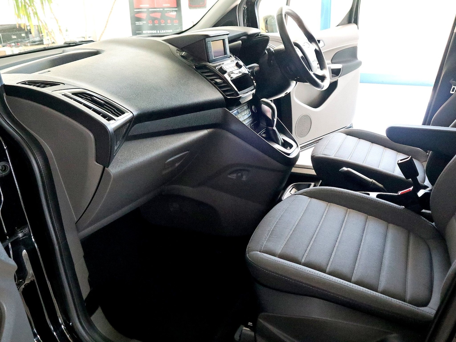 Used Ford Grand Tourneo Connect 2020 for sale - 76369495: Photo 4