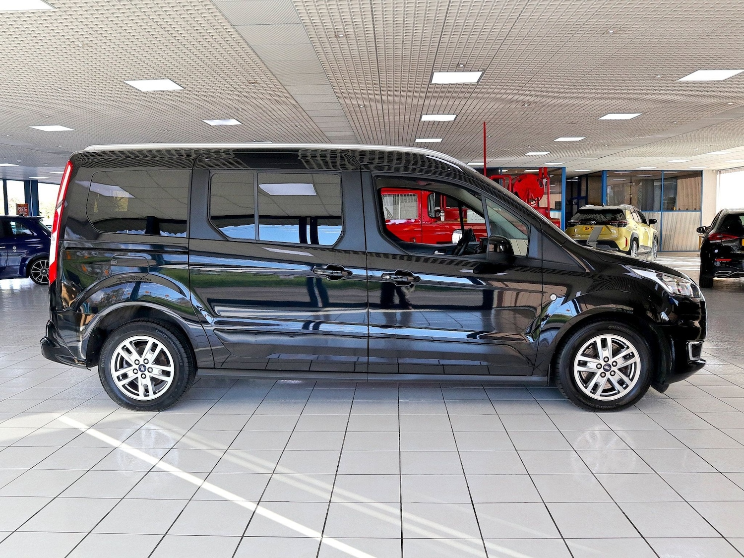 Used Ford Grand Tourneo Connect 2020 for sale - 76369495: Photo 6