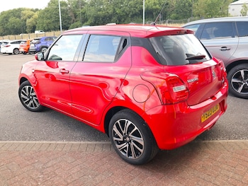 Used Suzuki Swift 2023 for sale - 79278015: Photo