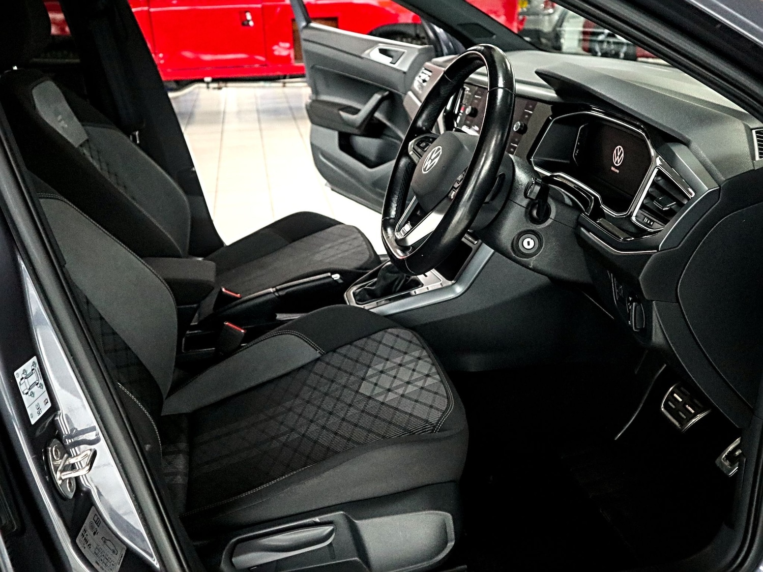 Used Volkswagen Polo 2024 for sale - 77201497: Photo 3