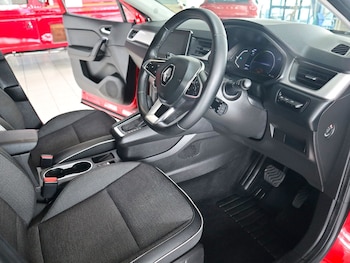 Used Renault Captur 2024 for sale - 79091752: Photo