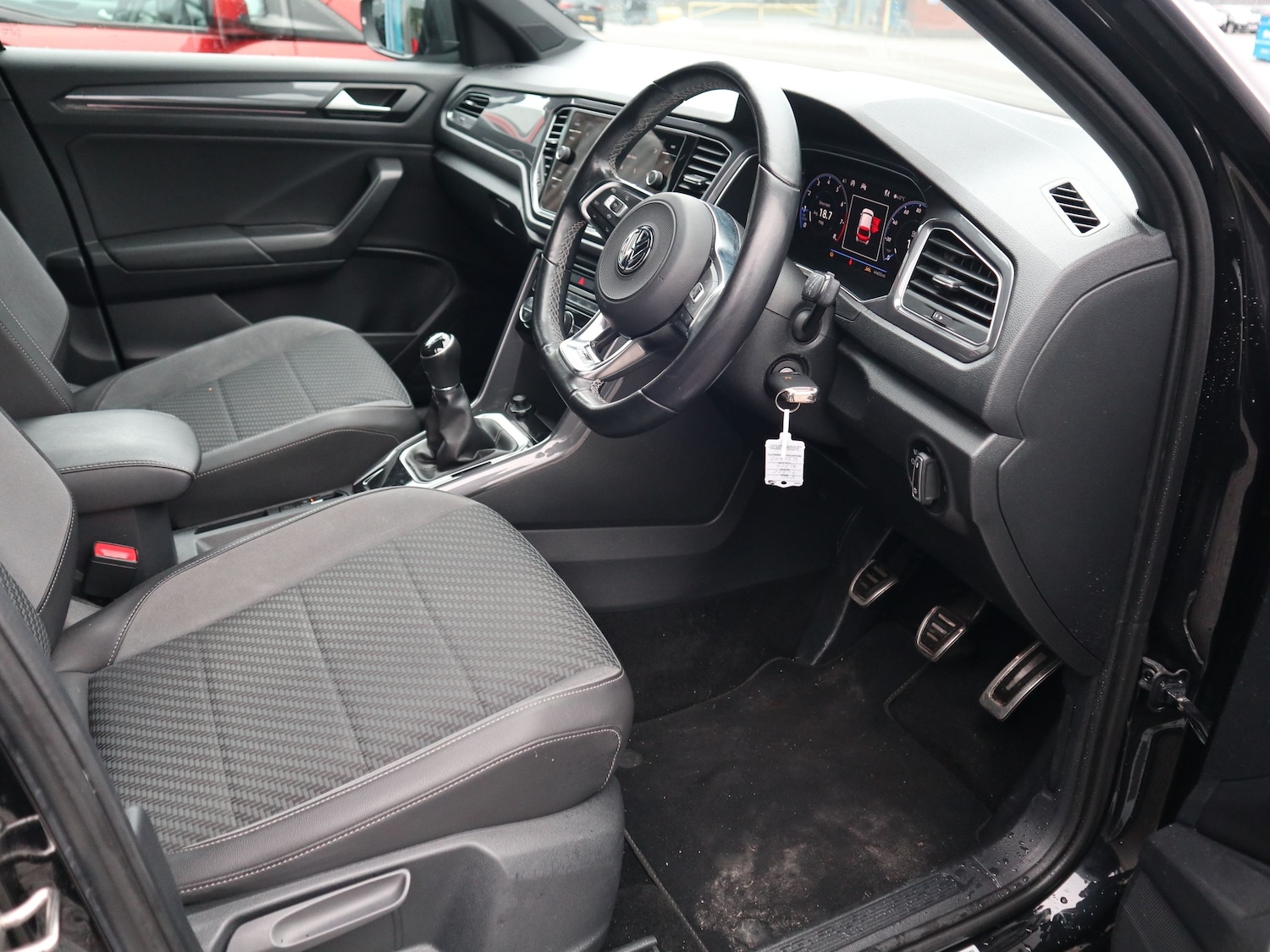 Used Volkswagen T-Roc 2020 for sale - 77154620: Photo 3