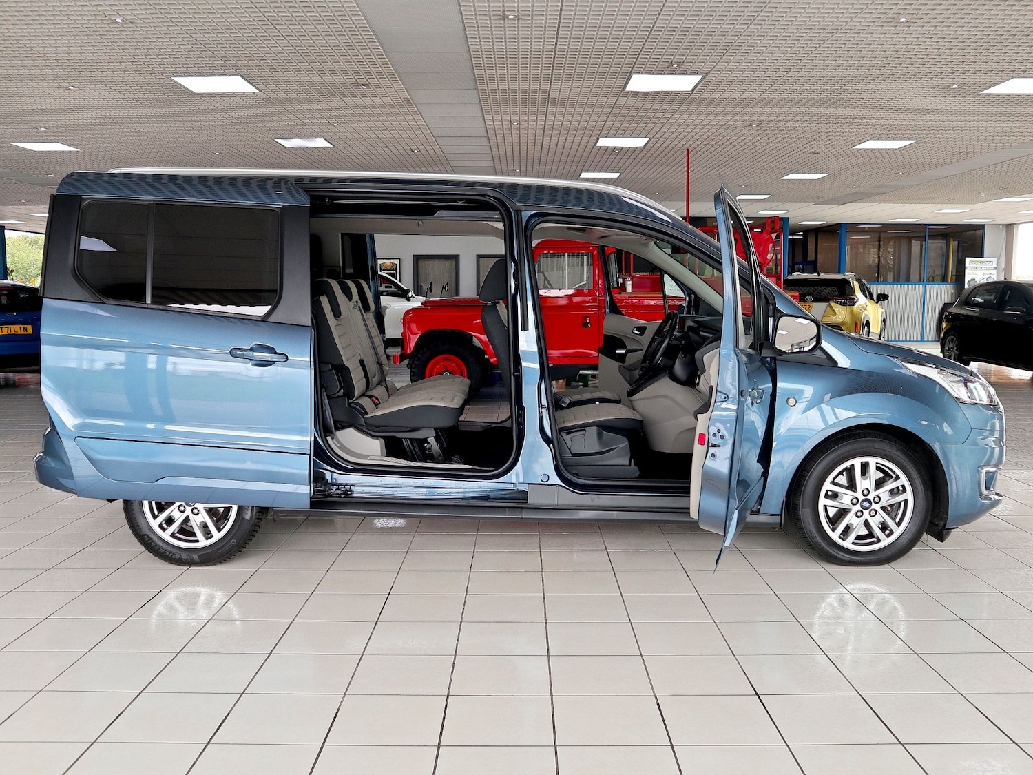 Used Ford Grand Tourneo Connect 2019 for sale - 77173386: Photo 16