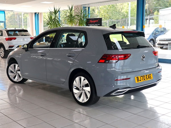 Used Volkswagen Golf 2020 for sale - 74179564: Photo 2