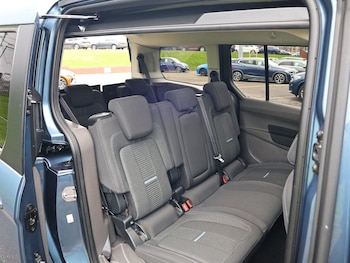 Used Ford Grand Tourneo Connect 2022 for sale - 77039124: Photo