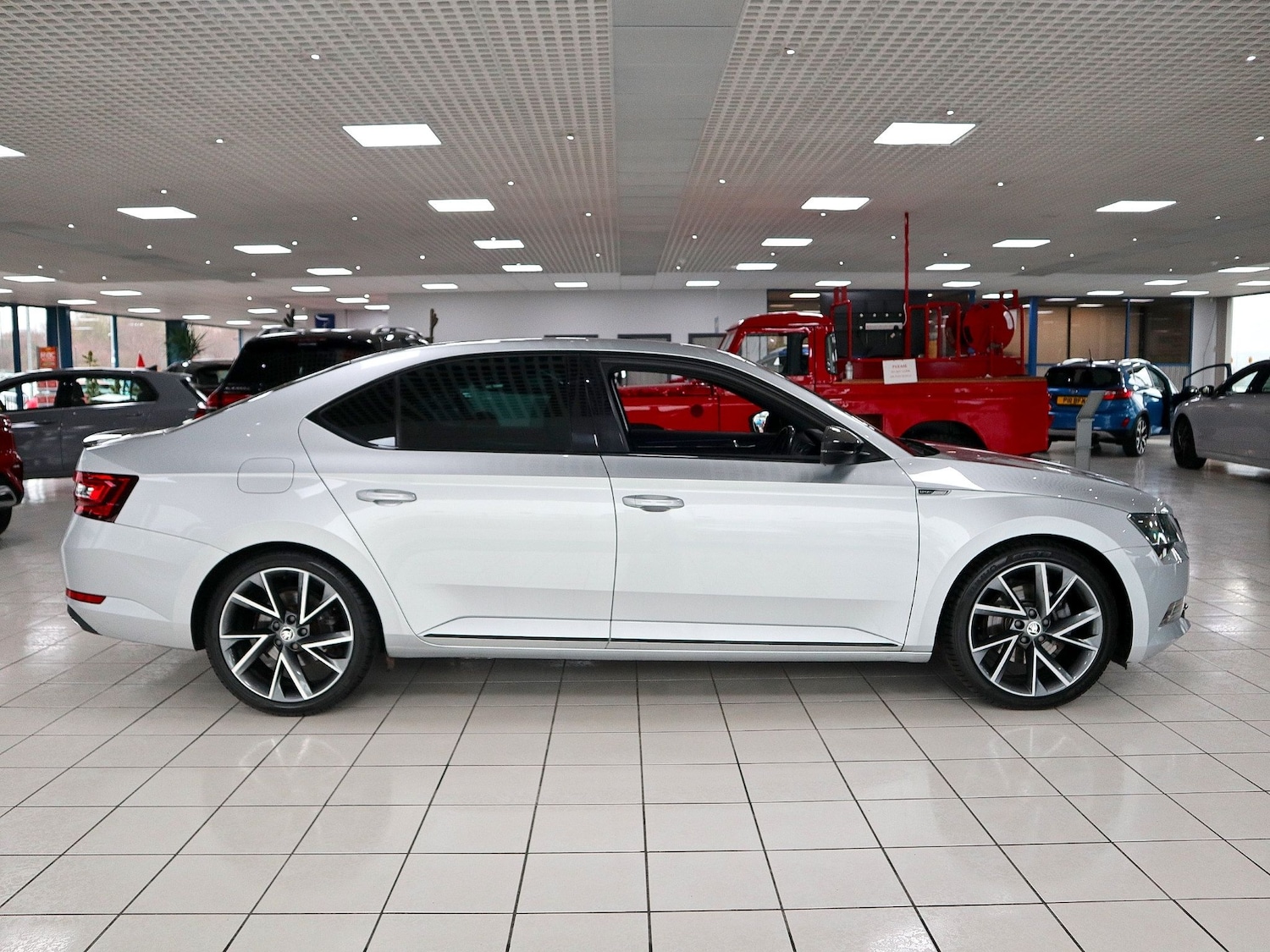 Used Skoda Superb 2017 for sale - 76511068: Photo 15