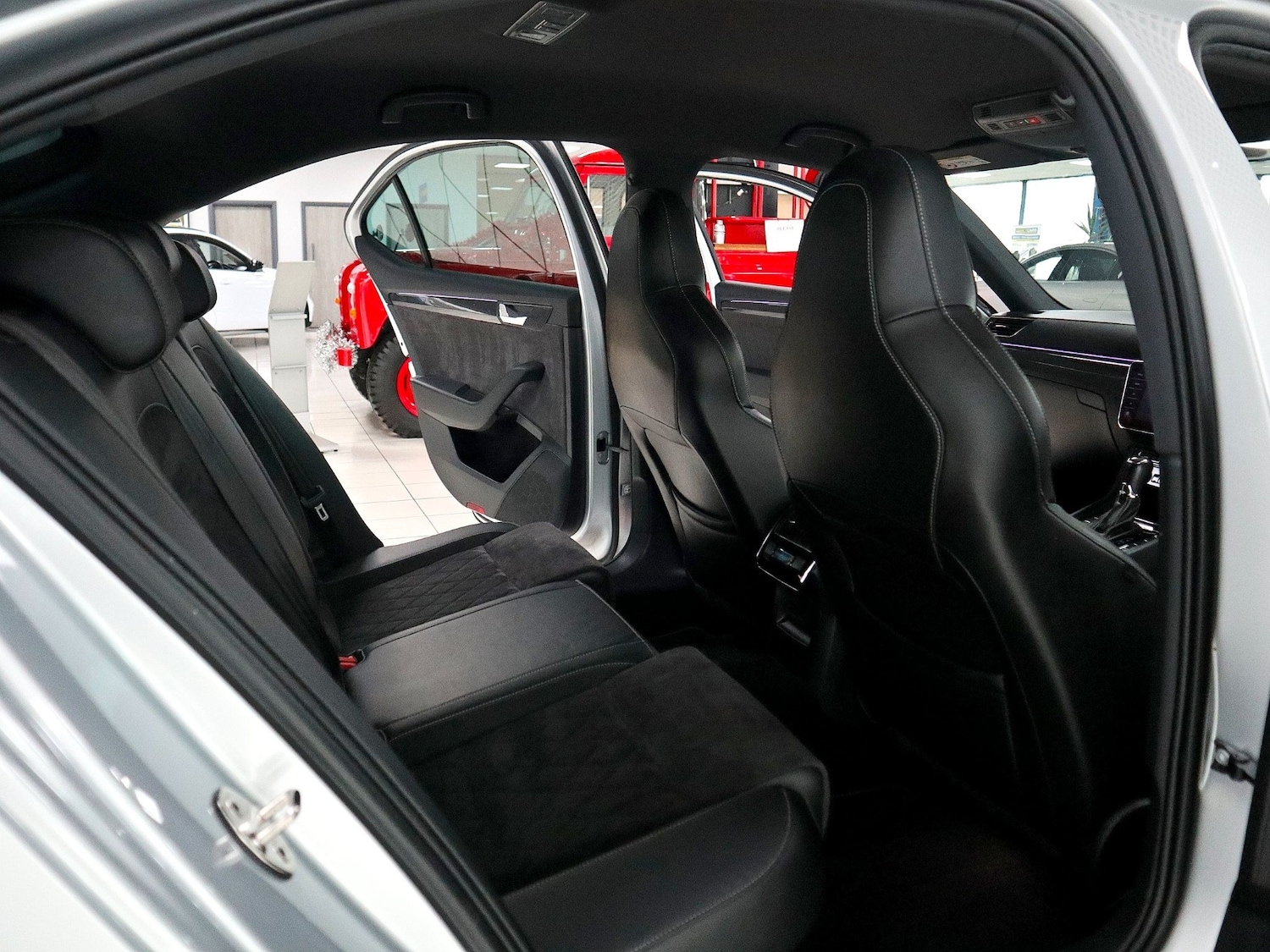 Used Skoda Superb 2017 for sale - 76511068: Photo 19