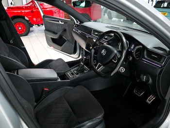 Used Skoda Superb 2017 for sale - 76511068: Photo