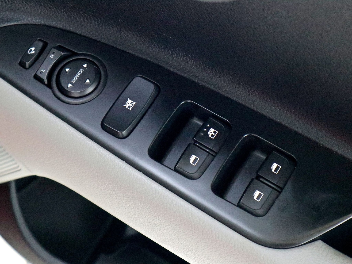 Used Kia Stonic 2021 for sale - 75731494: Photo 24