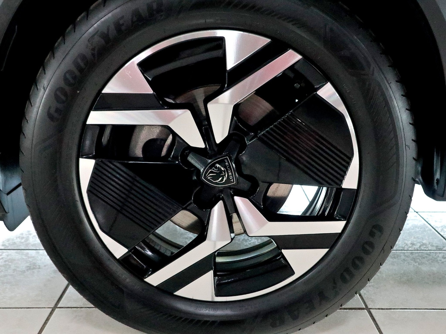 Used Peugeot 2008 2025 for sale - 76369491: Photo 16