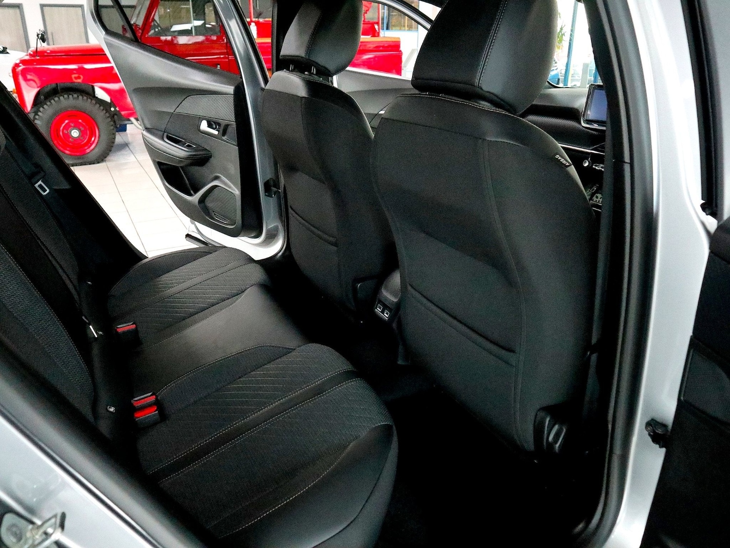 Used Peugeot 2008 2025 for sale - 76369491: Photo 18