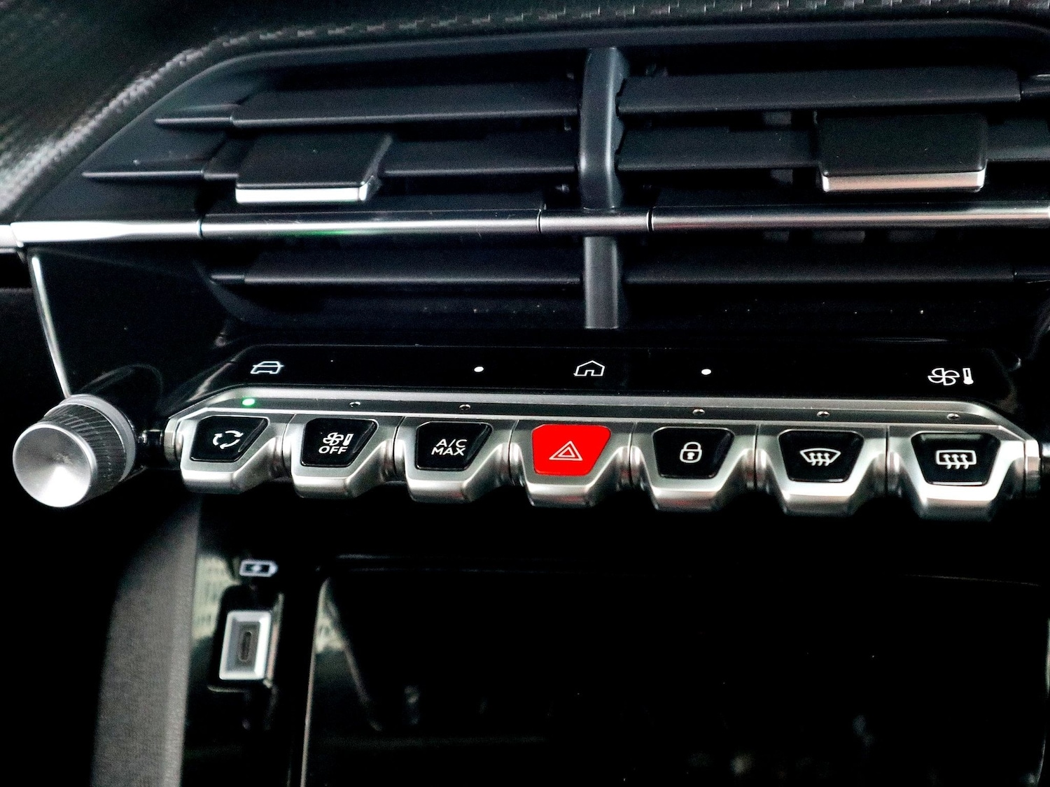 Used Peugeot 2008 2025 for sale - 76369491: Photo 35