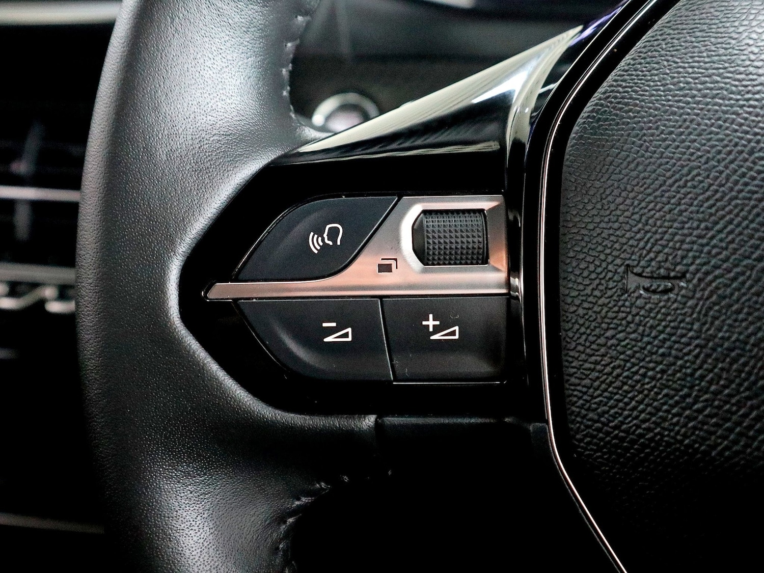 Used Peugeot 2008 2025 for sale - 76369491: Photo 38