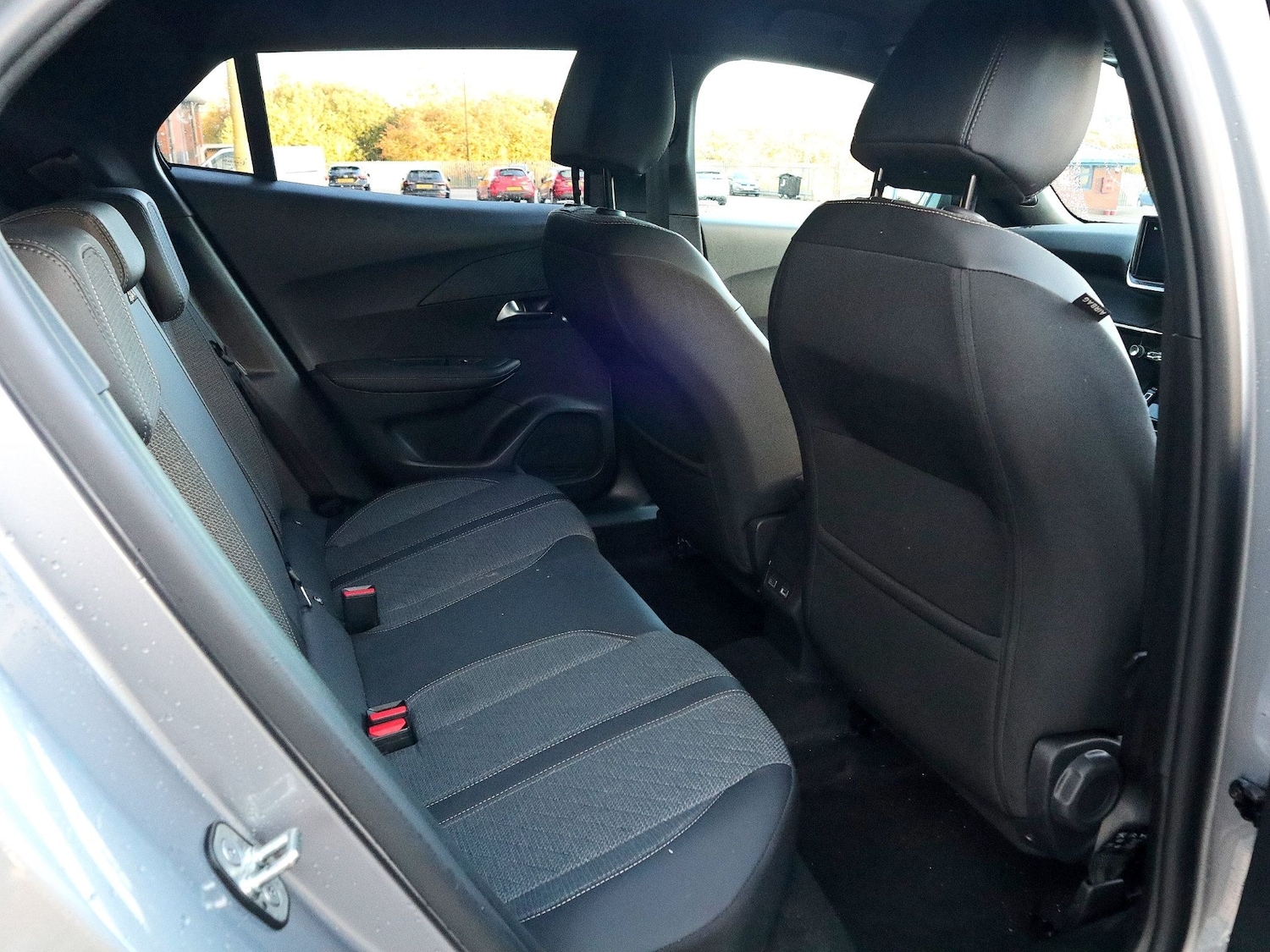 Used Peugeot 2008 2025 for sale - 76369491: Photo 4