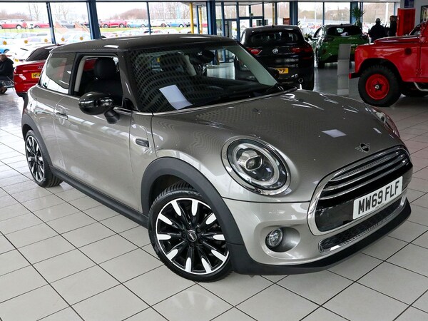 Used MINI Hatch 2019 for sale - 74179506: Photo 1