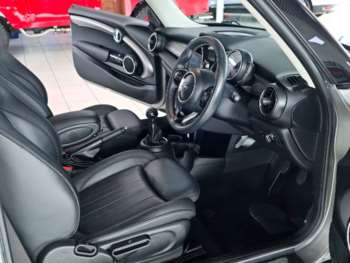 Used MINI Hatch 2019 for sale - 74179506: Photo