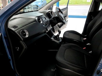 Used Hyundai i10 2017 for sale - 76963671: Photo