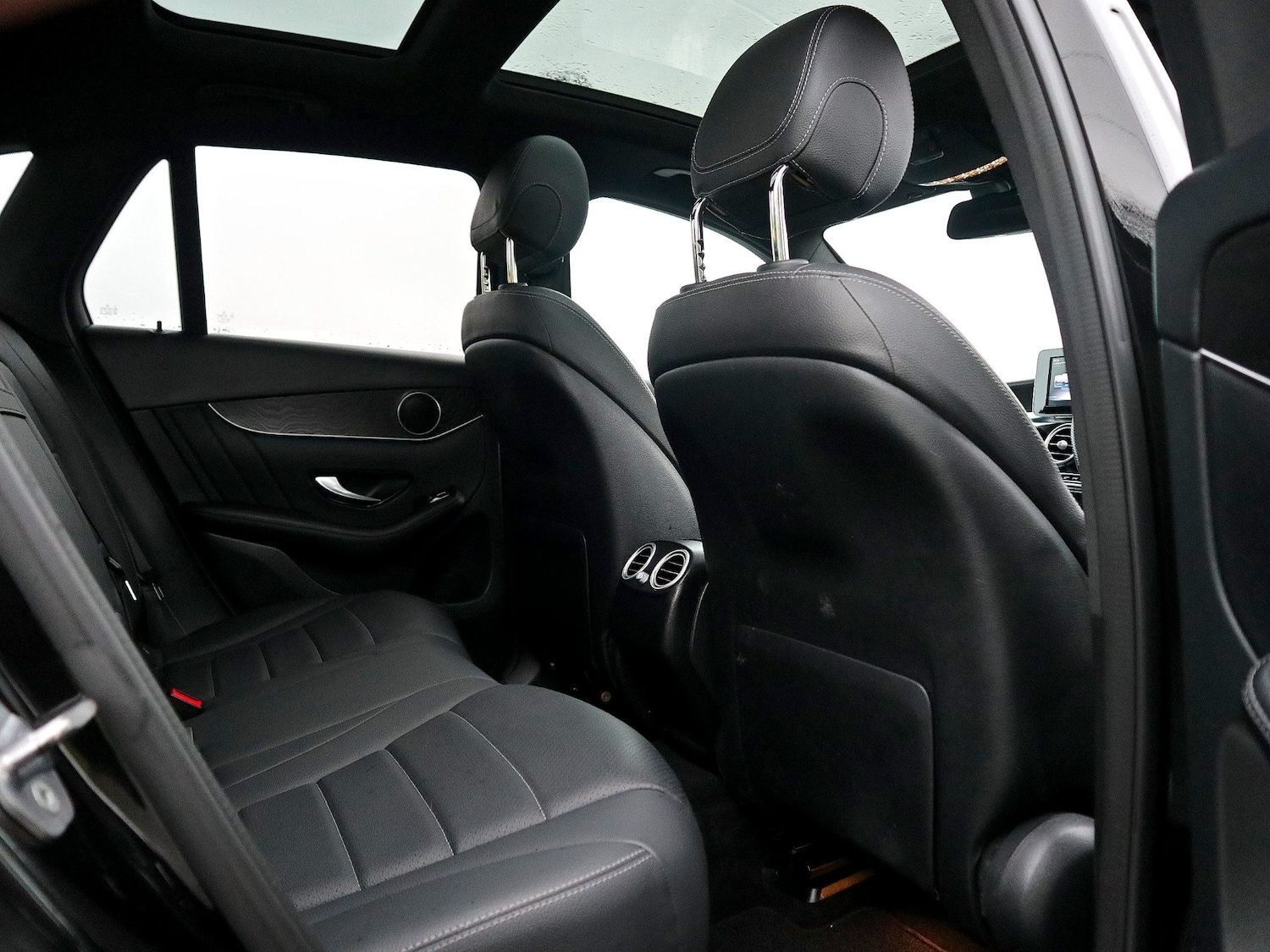 Used Mercedes-Benz GLC 2019 for sale - 77548486: Photo 4