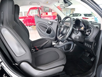 Used smart fortwo 2019 for sale - 75289410: Photo
