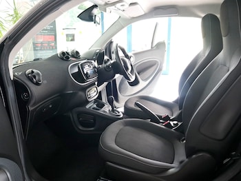 Used smart fortwo 2019 for sale - 75289410: Photo