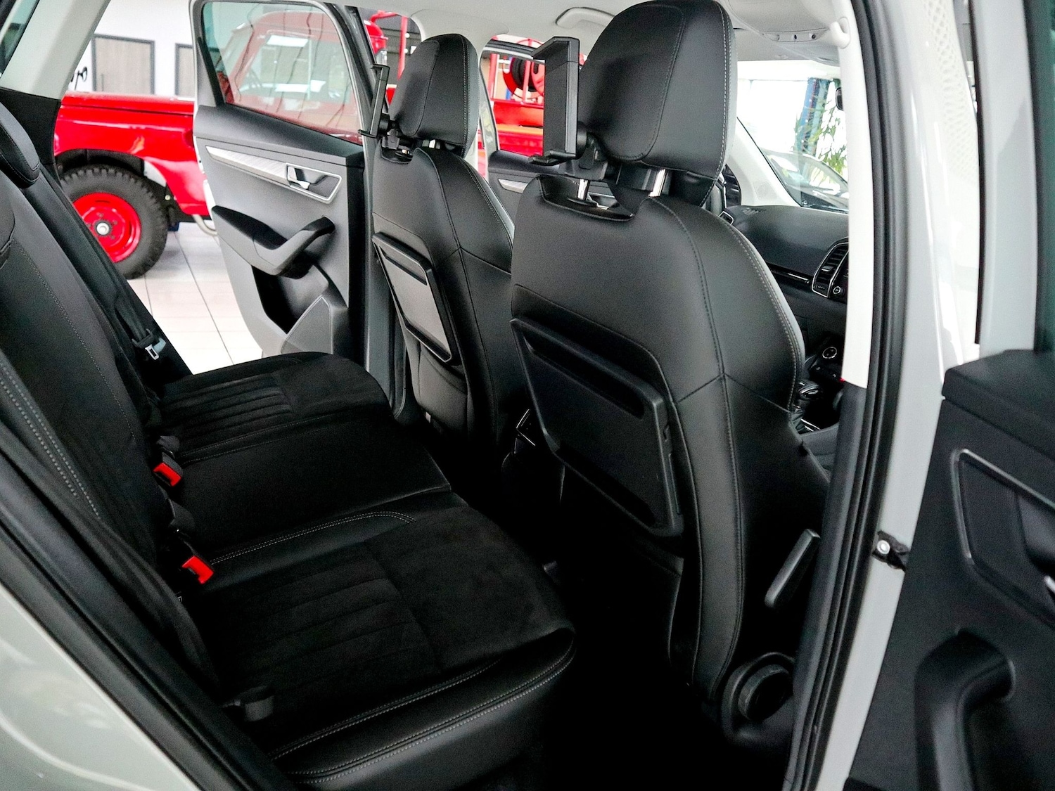 Used Skoda Karoq 2023 for sale - 76000437: Photo 18