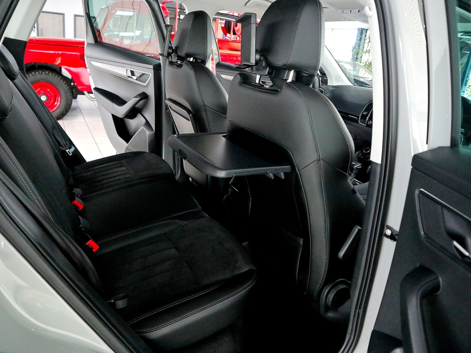 Used Skoda Karoq 2023 for sale - 76000437: Photo 19