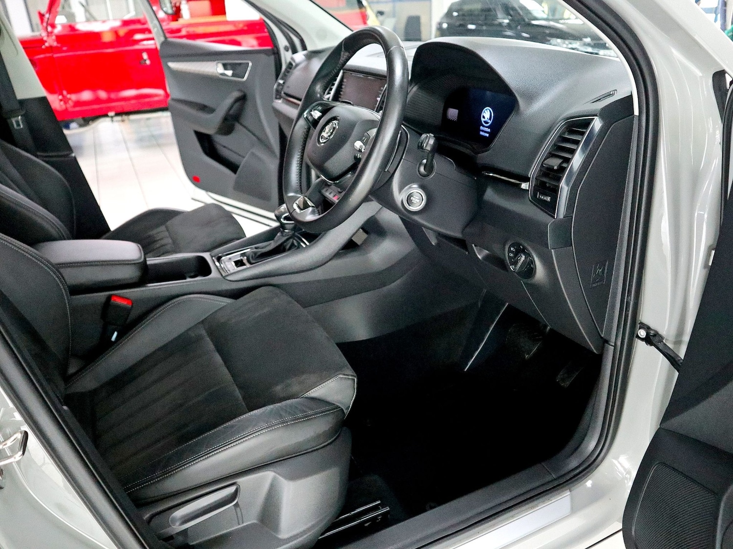 Used Skoda Karoq 2023 for sale - 76000437: Photo 3