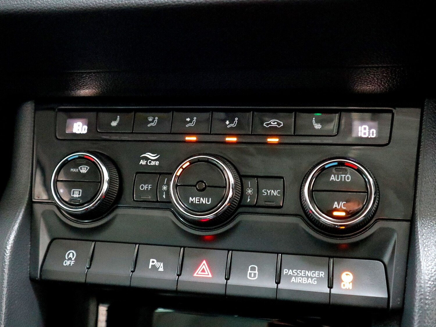 Used Skoda Karoq 2023 for sale - 76000437: Photo 37