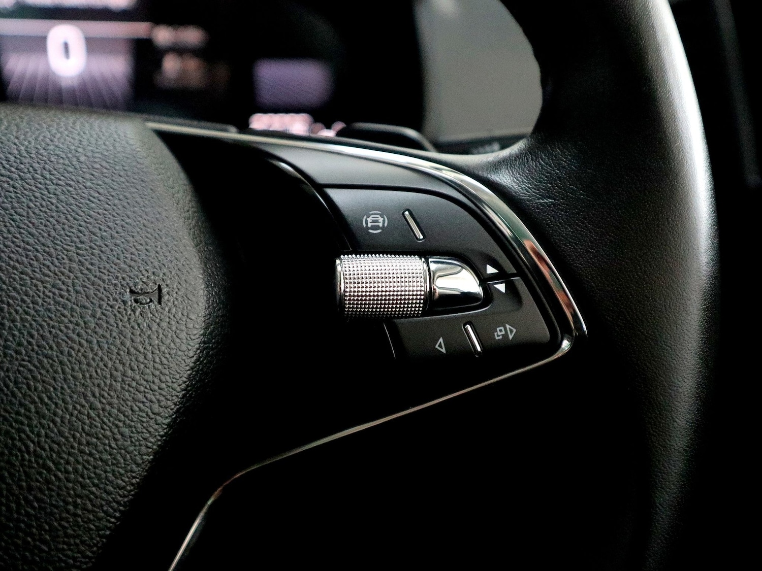 Used Skoda Karoq 2023 for sale - 76000437: Photo 41