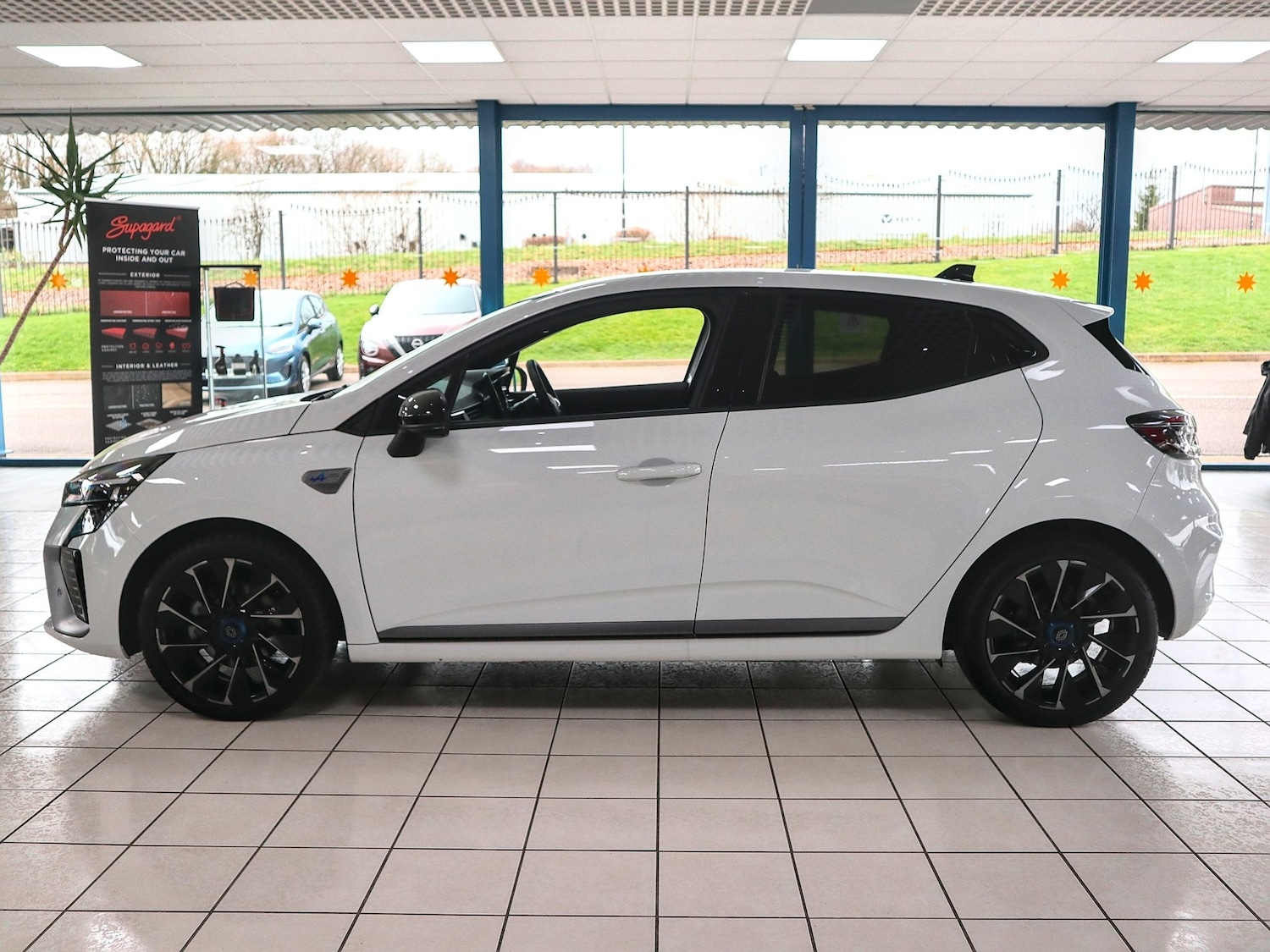 Used Renault Clio 2024 for sale - 77465968: Photo 10